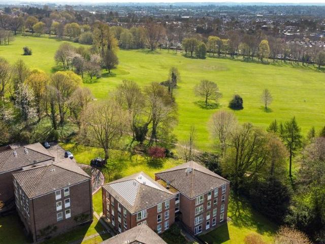 Flat for sale in Headington Hill, The Slade
