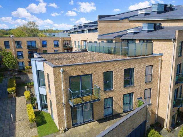 Flat for sale in Pouchen End, Hertfordshire