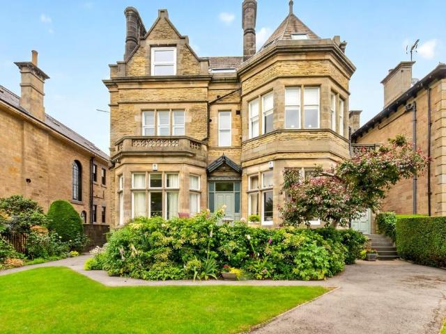 Flat for sale in Low Harrogate, Harrogate