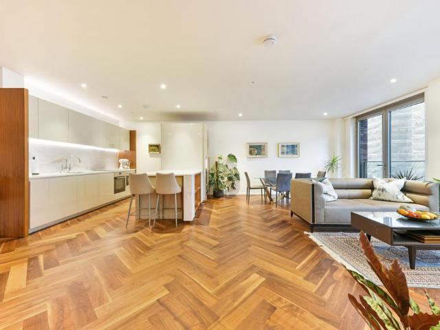Flat for sale in Nine Elms, Greater London