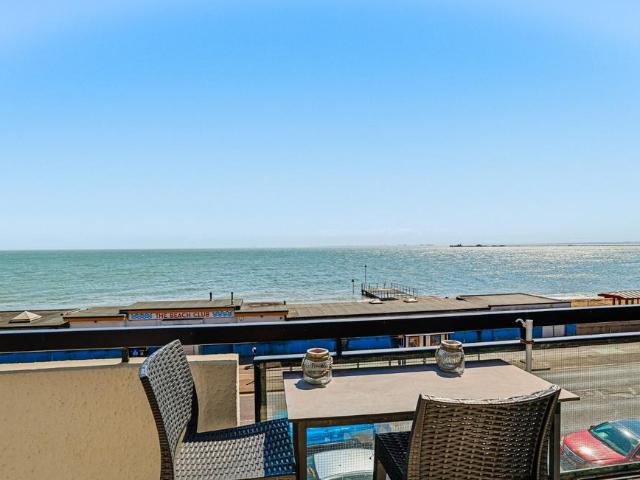 Flat for sale in Kursaal Estate, Alton Barnes