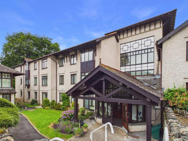 Flat for sale in Bowness-on-windermere