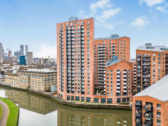 Flat for sale in Bromley-by-Bow, Poplar Grove