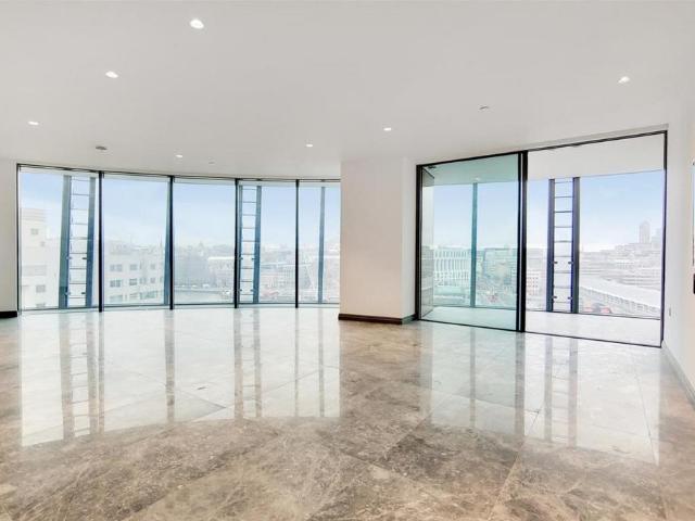 Flat for sale in Greater London
