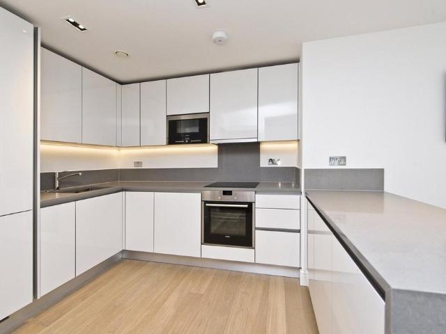 Flat for sale in London Borough of Ealing, Greater London