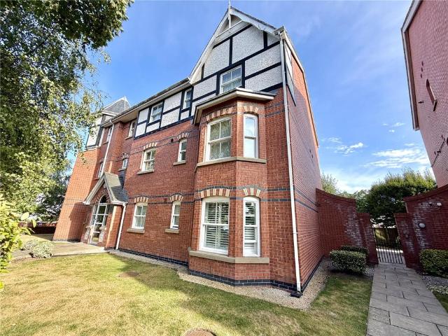 Flat for sale in Ainsdale, Sefton
