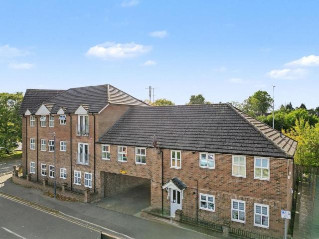 Flat for sale in Old Town, Stevenage