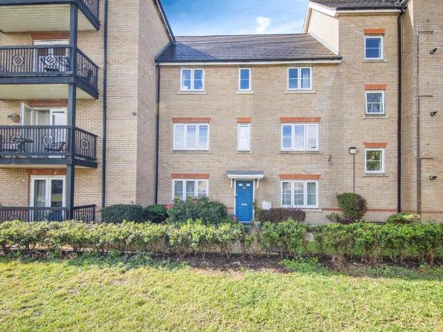 Flat for sale in Key Street, Suffolk