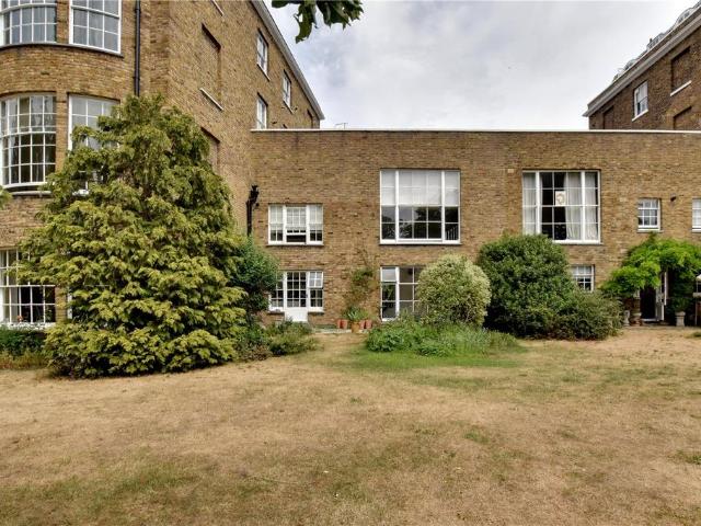 Flat for sale in London Borough of Lewisham, Blackheath