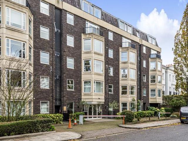 Flat for sale in St. John's Wood, Greater London