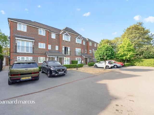 Flat for sale in West Ewell, Ewell