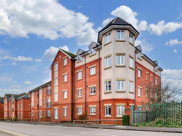 Flat for sale in Camp Hill, Warwickshire