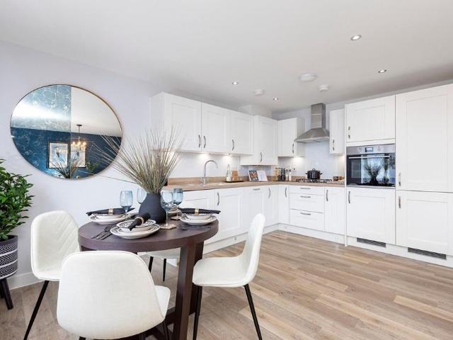 Flat for sale in Horley, Red Hill