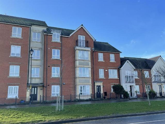 Flat for sale in Westoe, South Shields