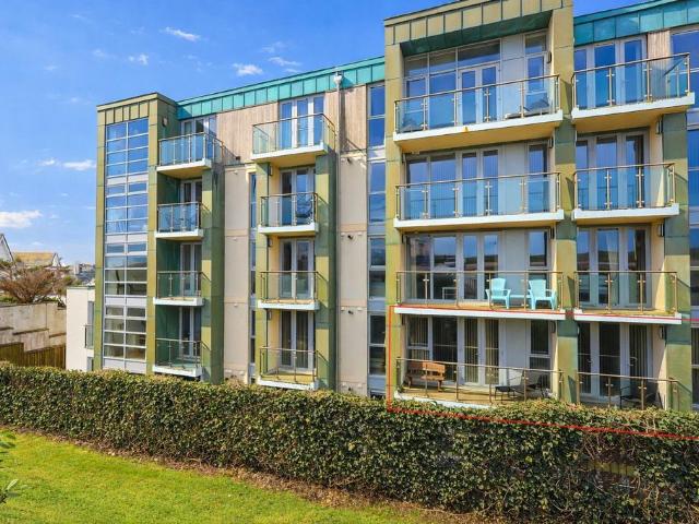 Flat for sale in Newquay, Cornwall