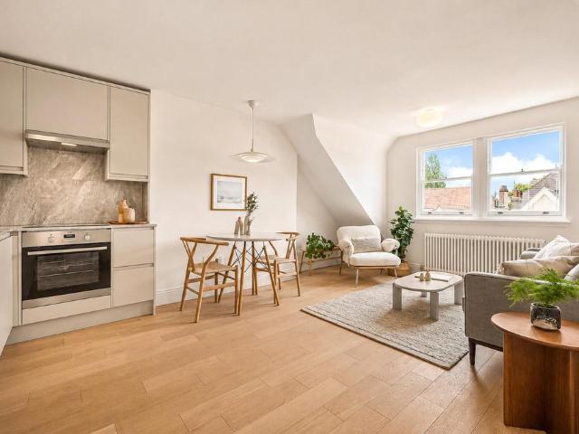 Flat for sale in South Hampstead, Greater London