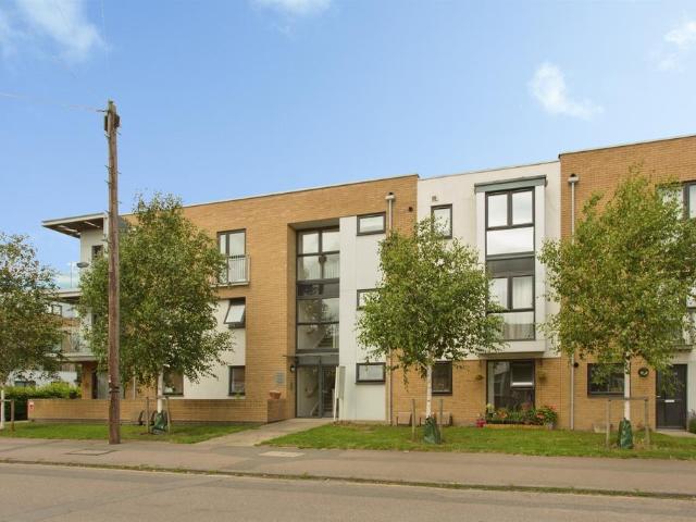 Flat for sale in Arbury, Cambridgeshire