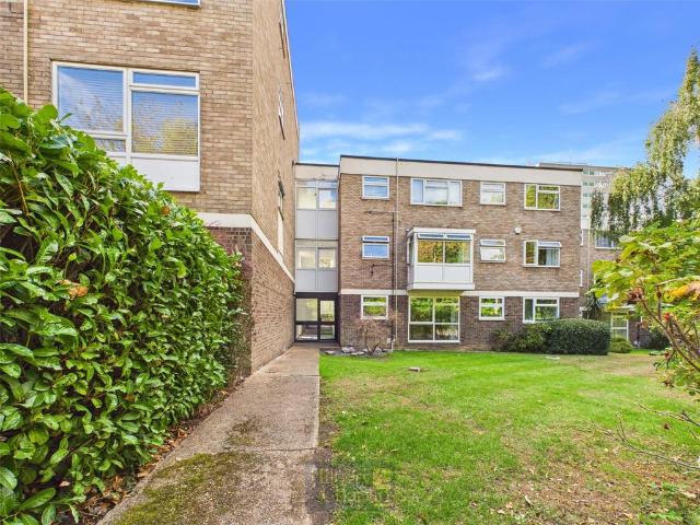 Flat for sale in Navestock Side, Essex