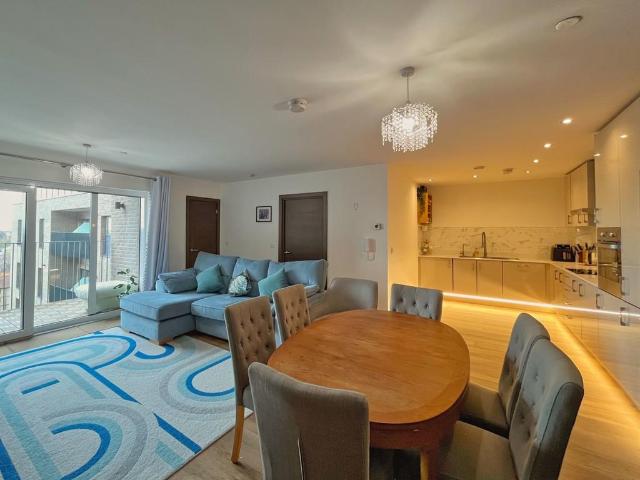Flat for sale in Prittlewell, Alton Barnes