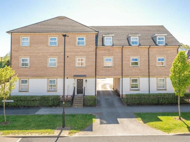 Flat for sale in High Harrogate, Harrogate