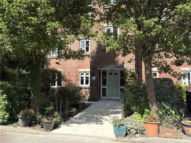 Flat for sale in Ash, Kent