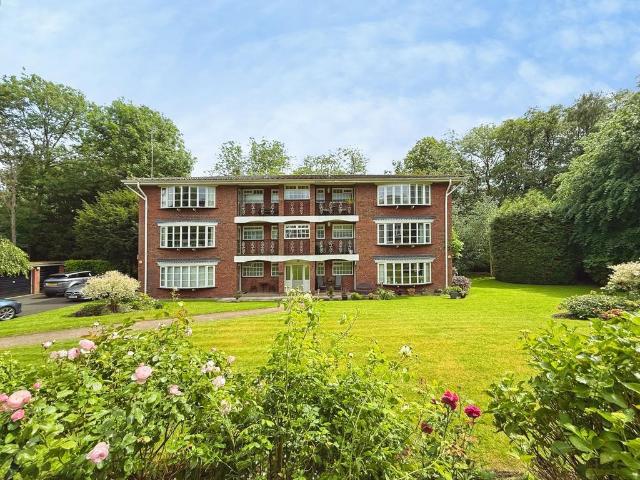 Flat for sale in Cheadle Hulme, Greater Manchester