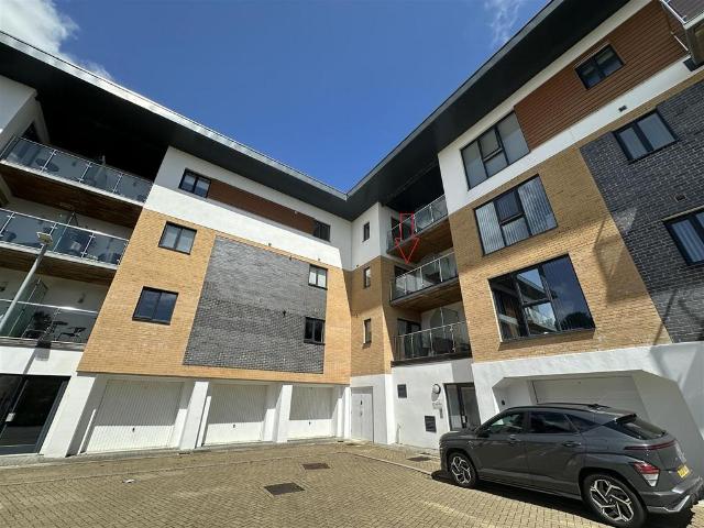 Flat for sale in St. Austell Bay, Cornwall