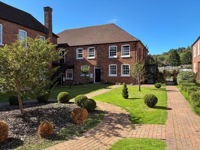 Flat for sale in The Common Abberley, Malvern Hills