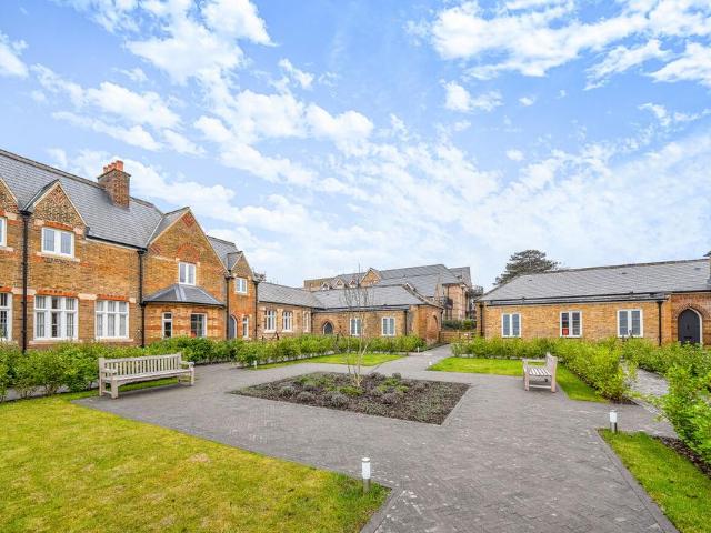 Flat for sale in Cockfosters, Isle Of Man