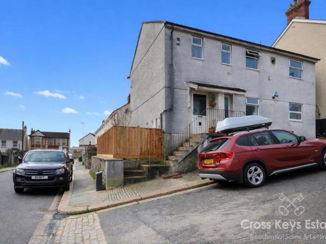 Flat for sale in Mount Wise