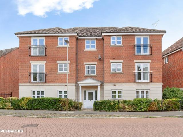 Flat for sale in Hamilton, Leicester