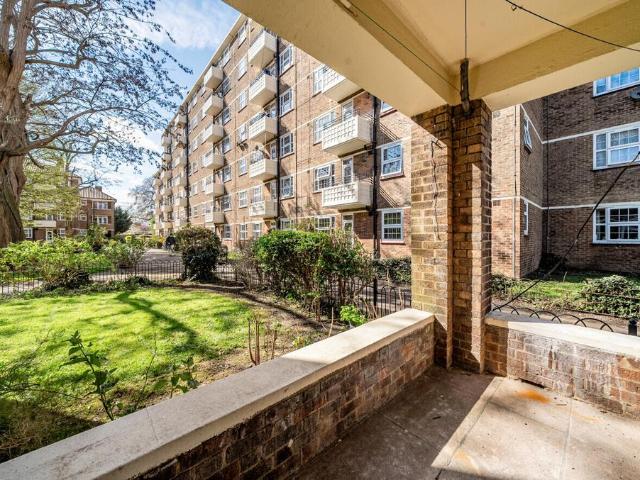 Flat for sale in London Borough of Merton, Mitcham