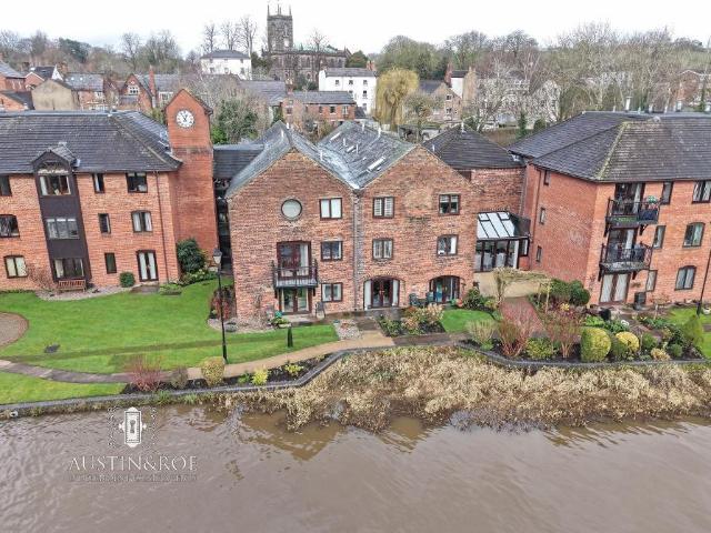 Flat for sale in Stone, Baswich