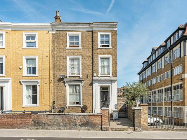Flat for sale in Clapton, Lower Clapton