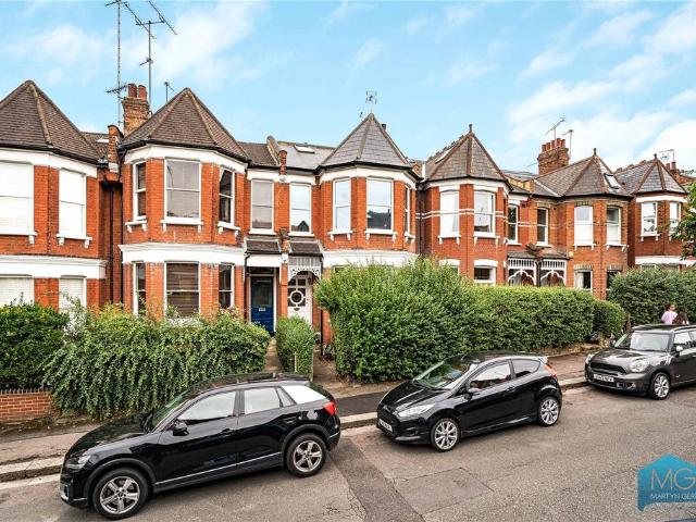 Flat for sale in London Borough of Haringey, Greater London