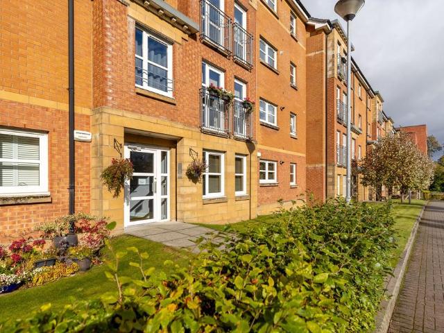 Flat for sale in Langside, Glasgow