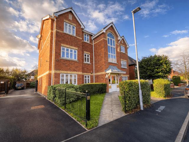 Flat for sale in Georgia, Greater Manchester