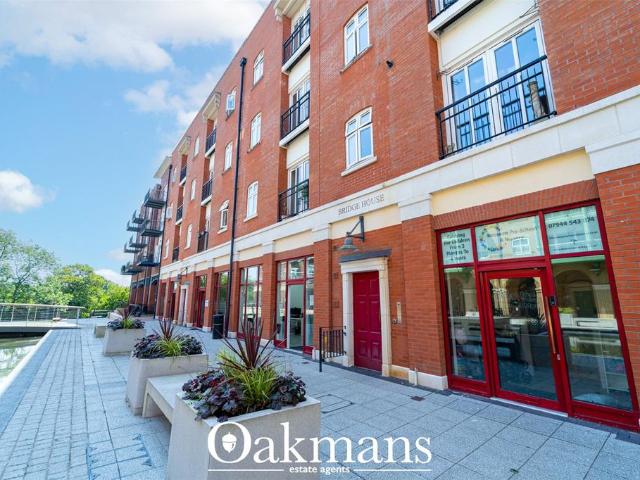 Flat for sale in Dickens Heath, West Midlands