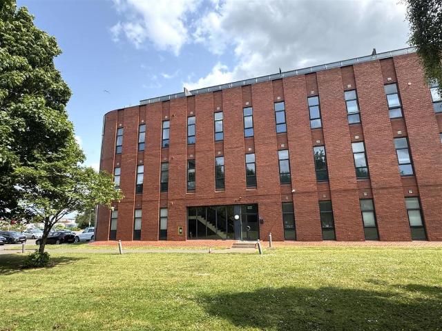Flat for sale in Parnwell, Peterborough
