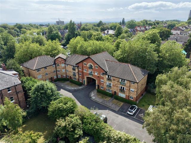 Flat for sale in Calderstones