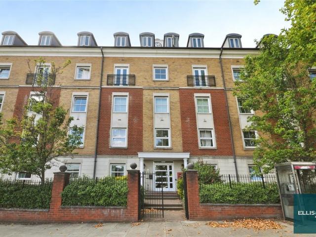Flat for sale in London Borough of Barnet, Greater London