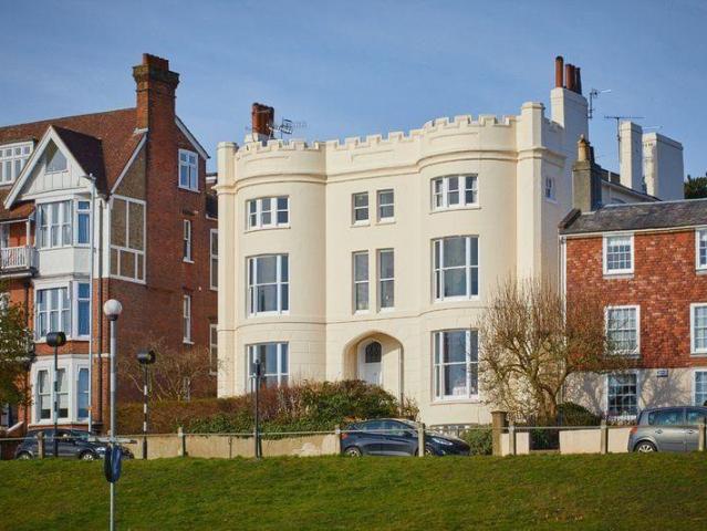 Flat for sale in St James, Sandown Park