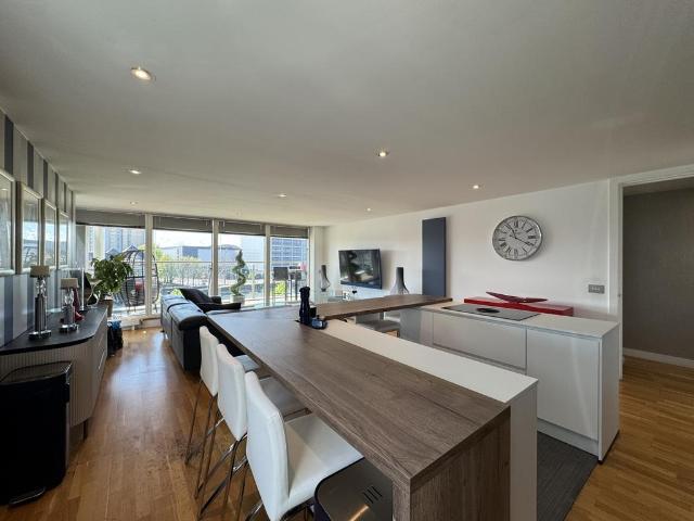 Flat for sale in Salford, Greater Manchester