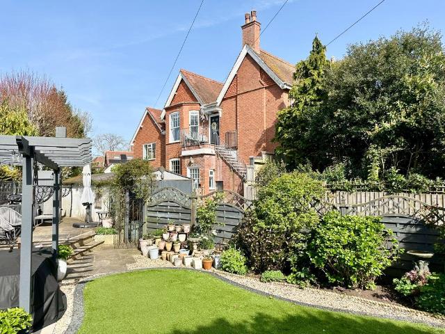 Flat for sale in Withycombe, Budlake