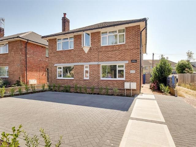 Flat for sale in Worthing, West Sussex