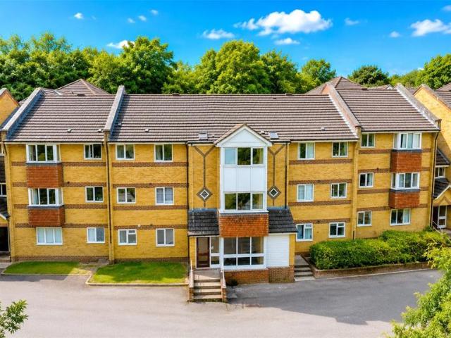 Flat for sale in Reading
