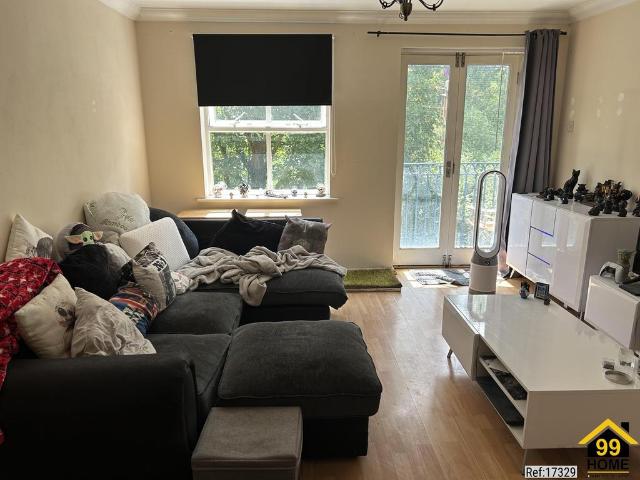Flat for sale in Midway, Kent
