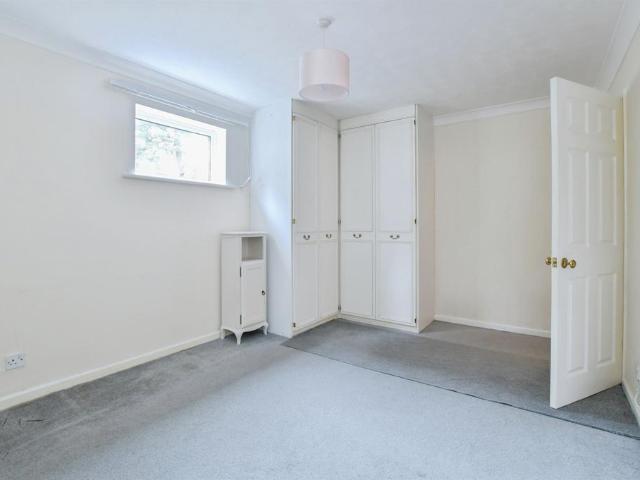Flat for sale in Tricketts Cross, Ferndown