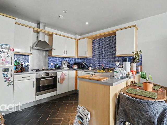 Flat for sale in Holbeck, West Yorkshire