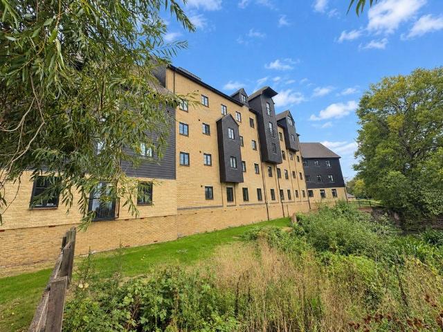Flat for sale in Bedford